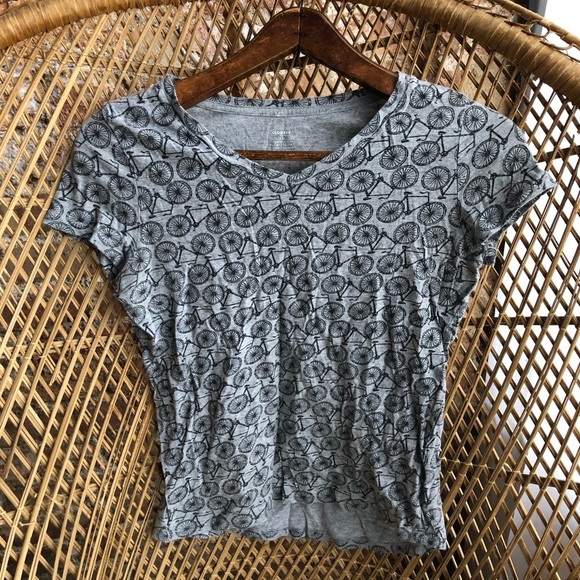 Old Navy Relaxed Tee - Picture 1 of 4